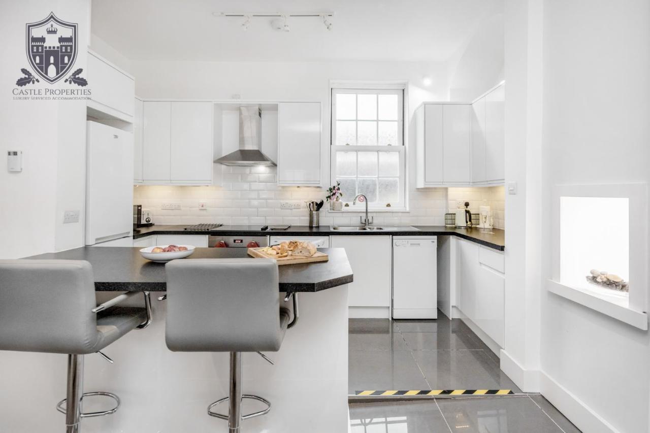 Castle Properties: The Sovereign 5 Bed Town House 윈저 외부 사진