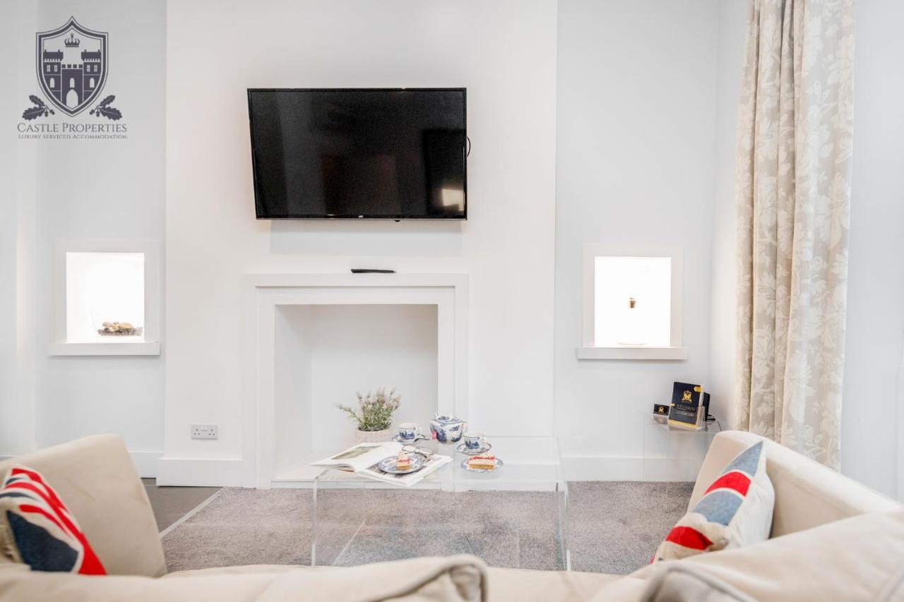 Castle Properties: The Sovereign 5 Bed Town House 윈저 외부 사진