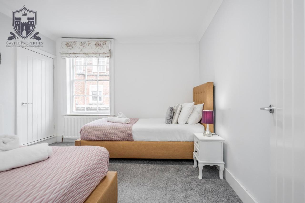 Castle Properties: The Sovereign 5 Bed Town House 윈저 외부 사진